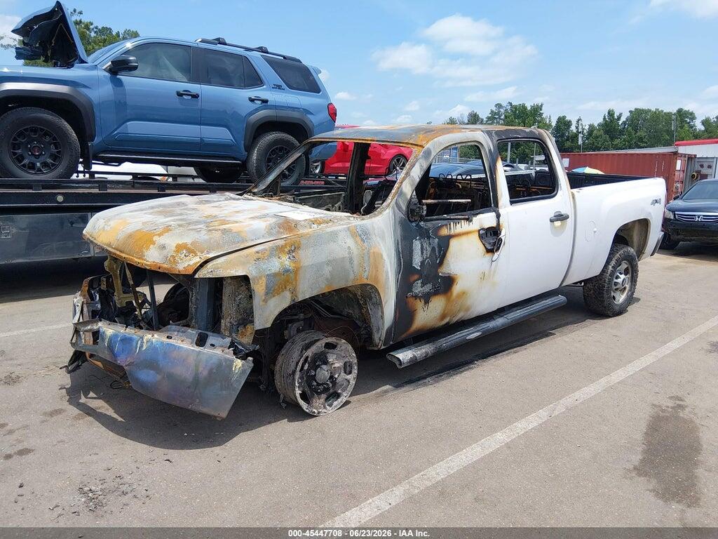 1GC1KVCG9DF148705 2013 CHEVROLET SILVERADO 2500HD photo no. 2