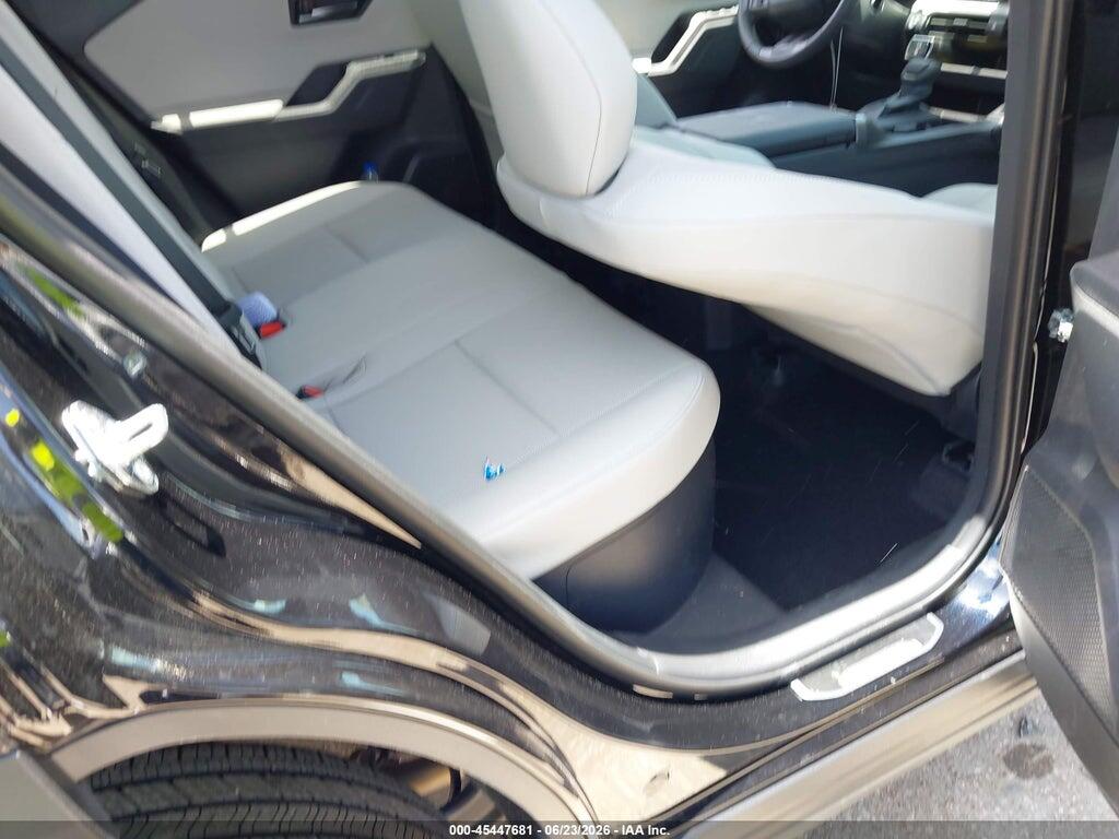 2T36DRBV9TW013809 2026 TOYOTA RAV4 photo no. 8