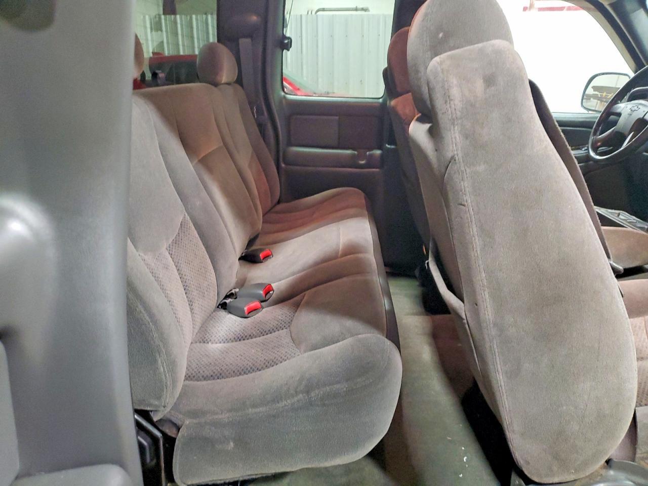2004 CHEVROLET SILVERADO K1500 — Фото 10 из 13