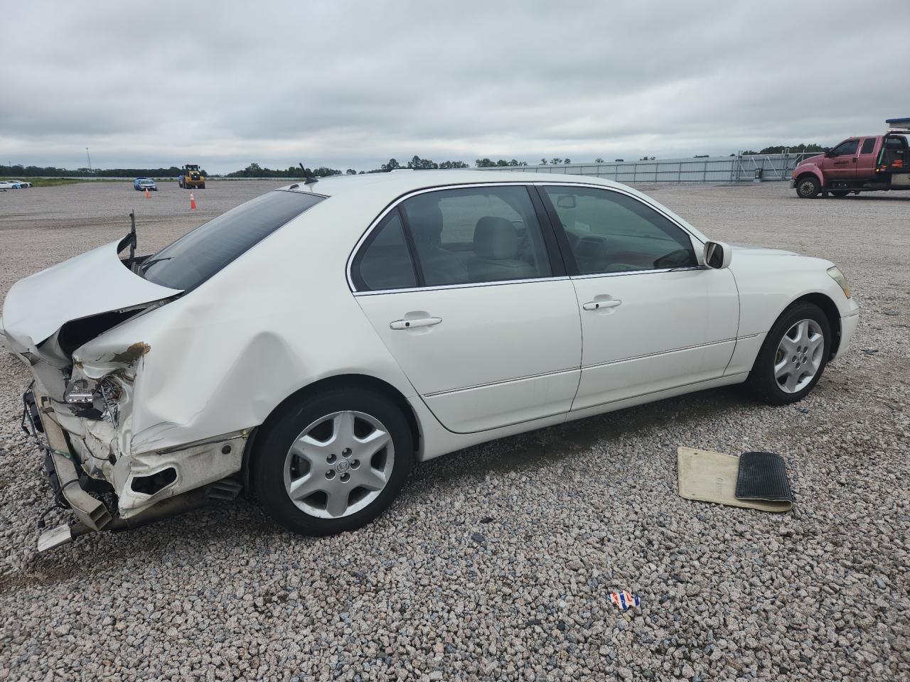 2004 LEXUS LS 430 — Фото 3 из 12