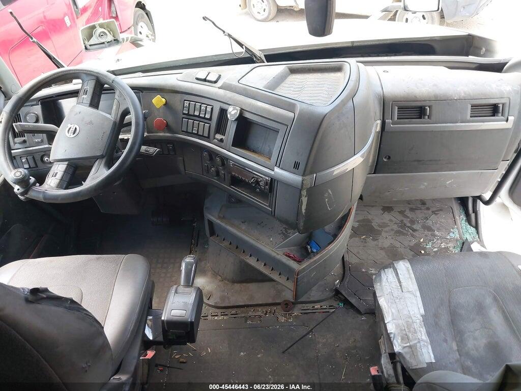 4V4NC9EH4JN897591 2018 VOLVO VNL photo no. 12