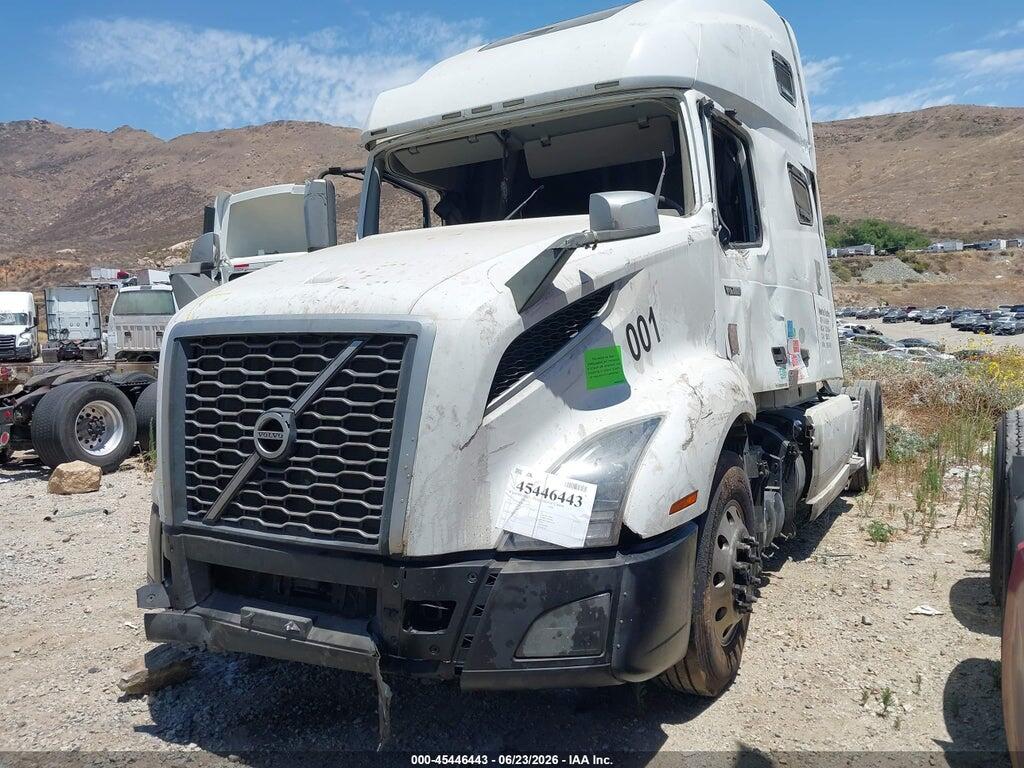 4V4NC9EH4JN897591 2018 VOLVO VNL photo no. 2