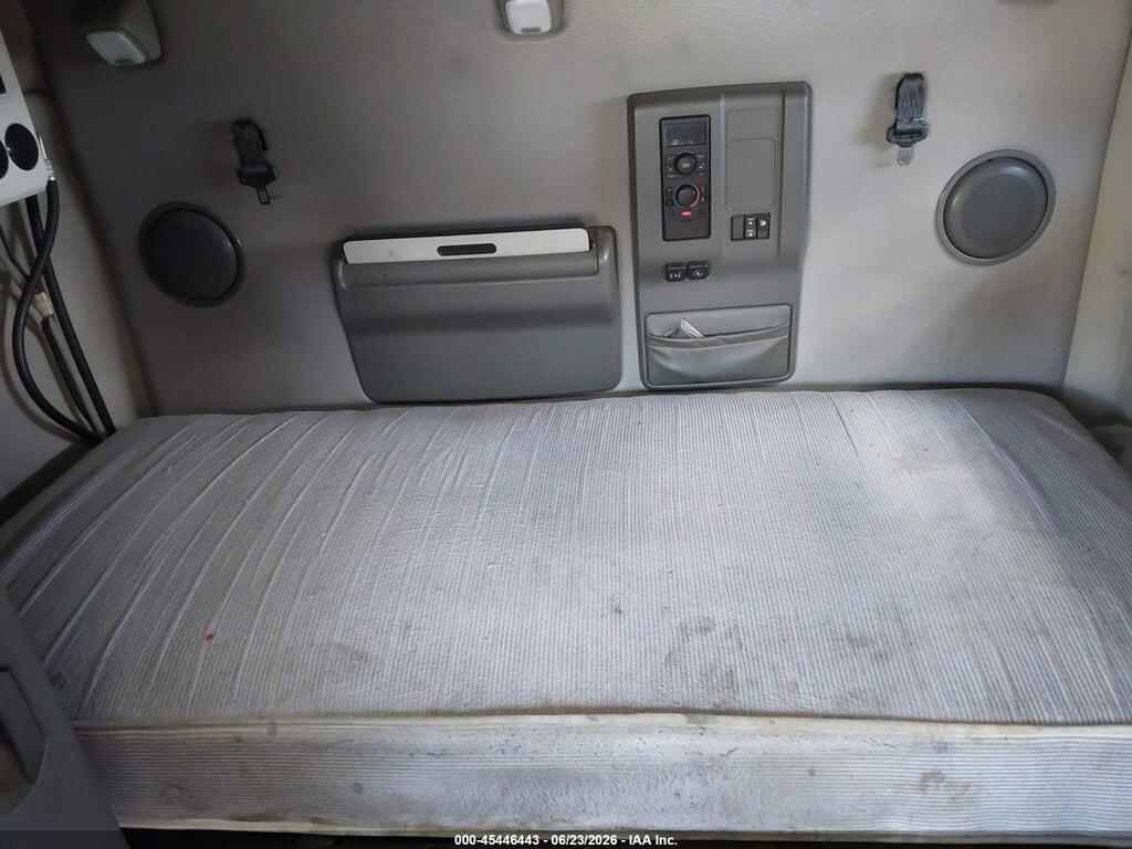 4V4NC9EH4JN897591 2018 VOLVO VNL photo no. 7