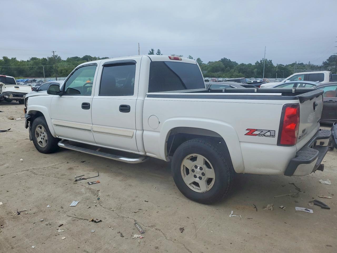 2005 CHEVROLET SILVERADO K1500 — Фото 2 из 12