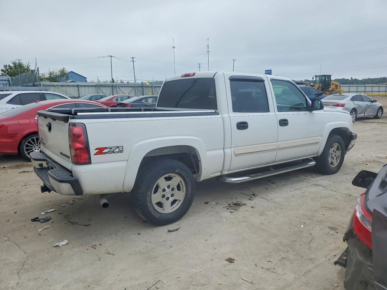 2005 CHEVROLET SILVERADO K1500 — Фото 3 из 12