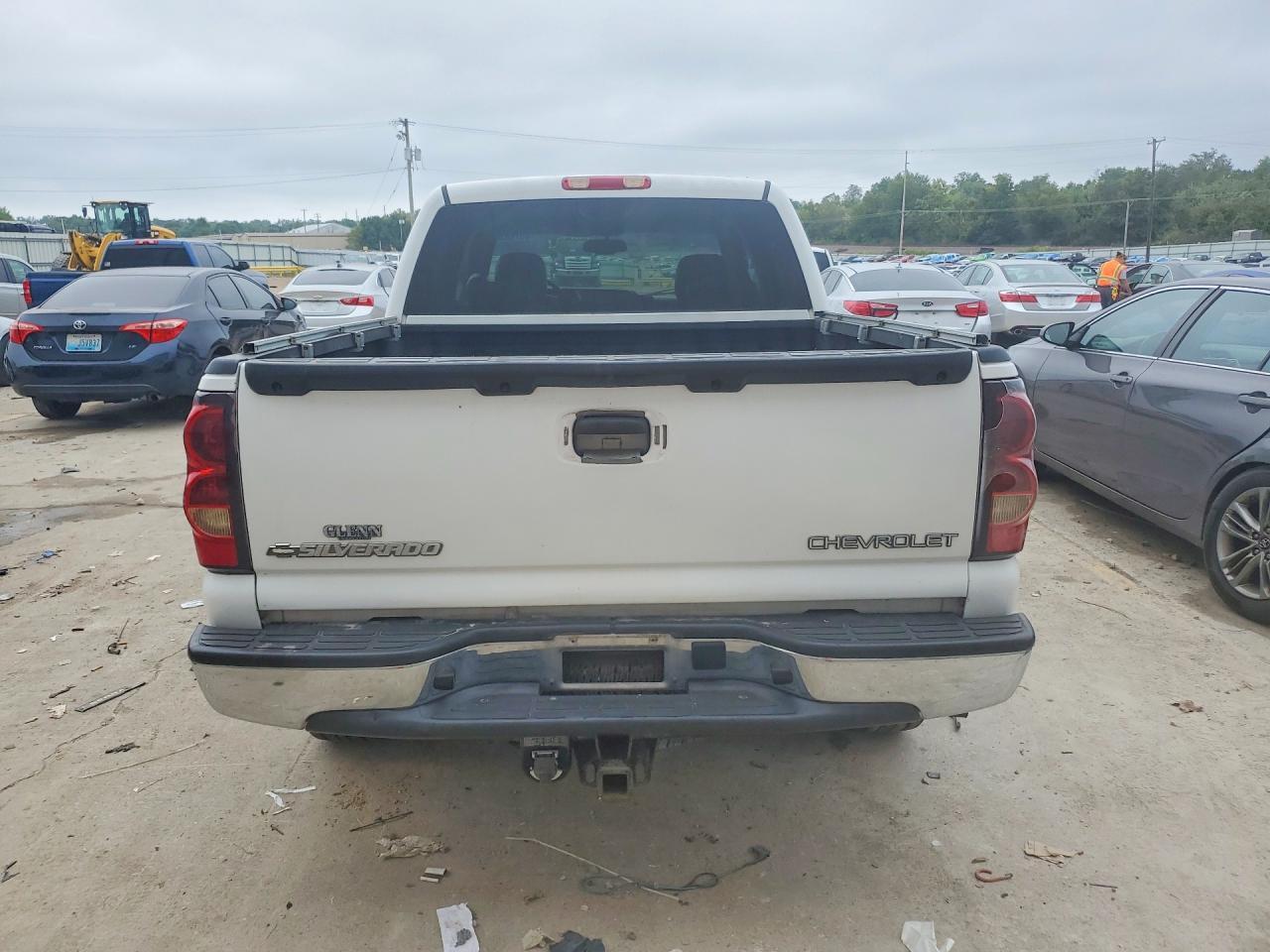 2005 CHEVROLET SILVERADO K1500 — Фото 6 из 12
