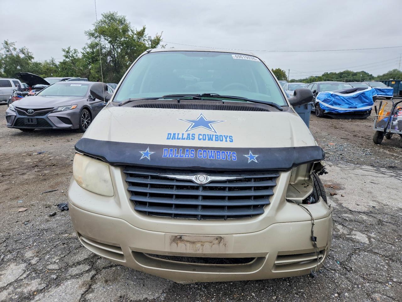 2005 CHRYSLER TOWN & COUNTRY — Фото 5 из 13