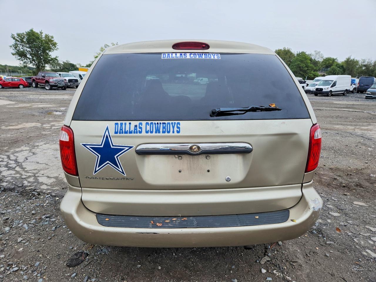 2005 CHRYSLER TOWN & COUNTRY — Фото 6 из 13