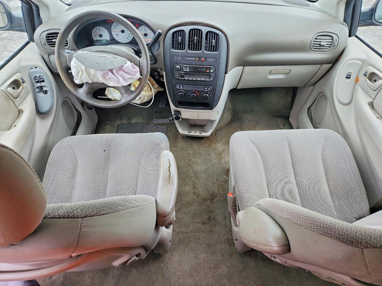 2005 CHRYSLER TOWN & COUNTRY — Фото 8 из 13
