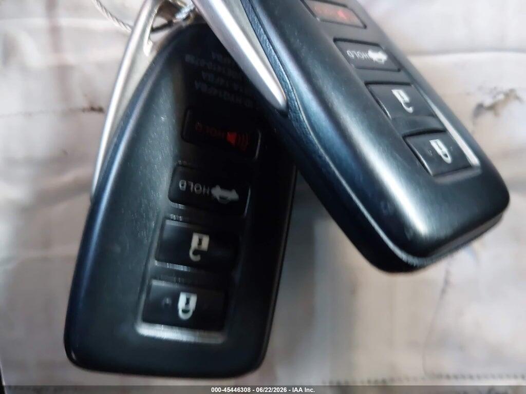 JTHBA1D24H5061288 2017 LEXUS IS 200T photo no. 11