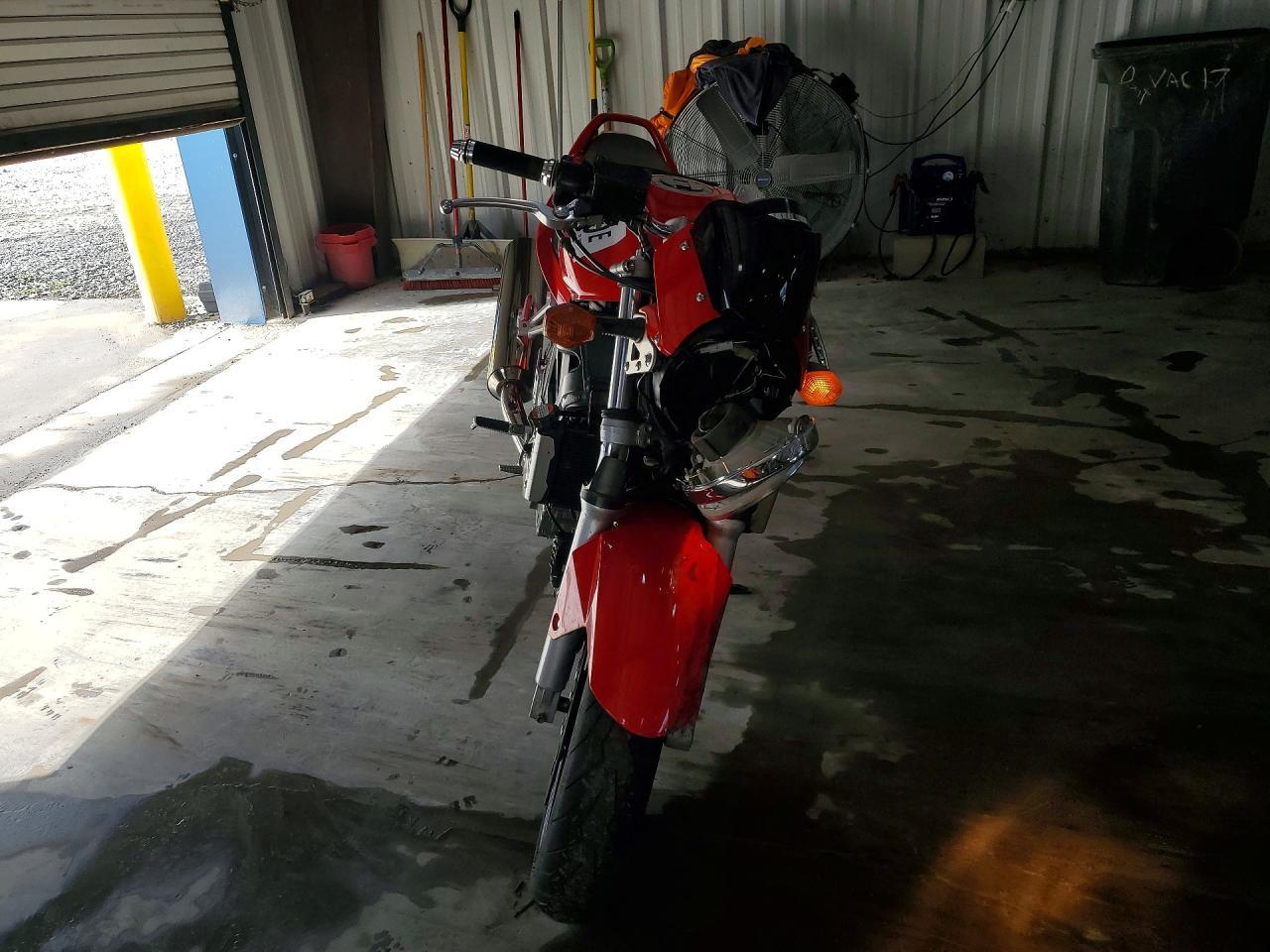 2006 SUZUKI SV650 — Фото 2 из 9