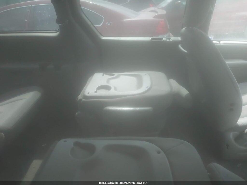2C4GP44R04R607716 2004 CHRYSLER TOWN & COUNTRY photo no. 8