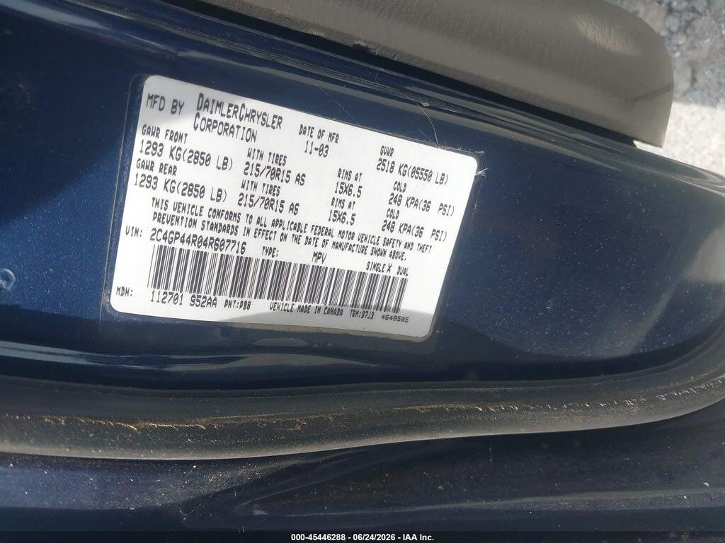 2C4GP44R04R607716 2004 CHRYSLER TOWN & COUNTRY photo no. 9