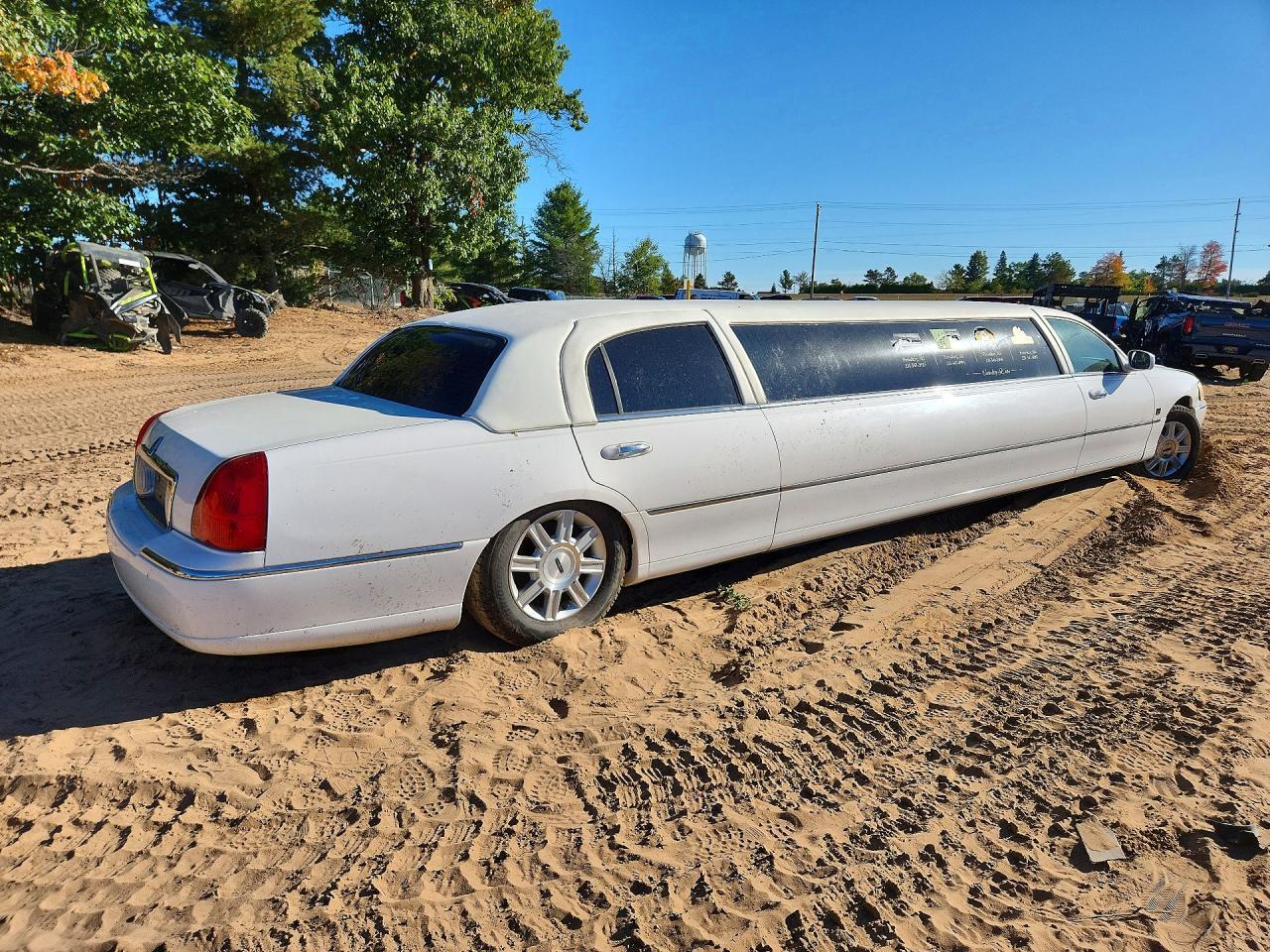 2008 LINCOLN TOWN CAR EXECUTIVE — Фото 3 из 13