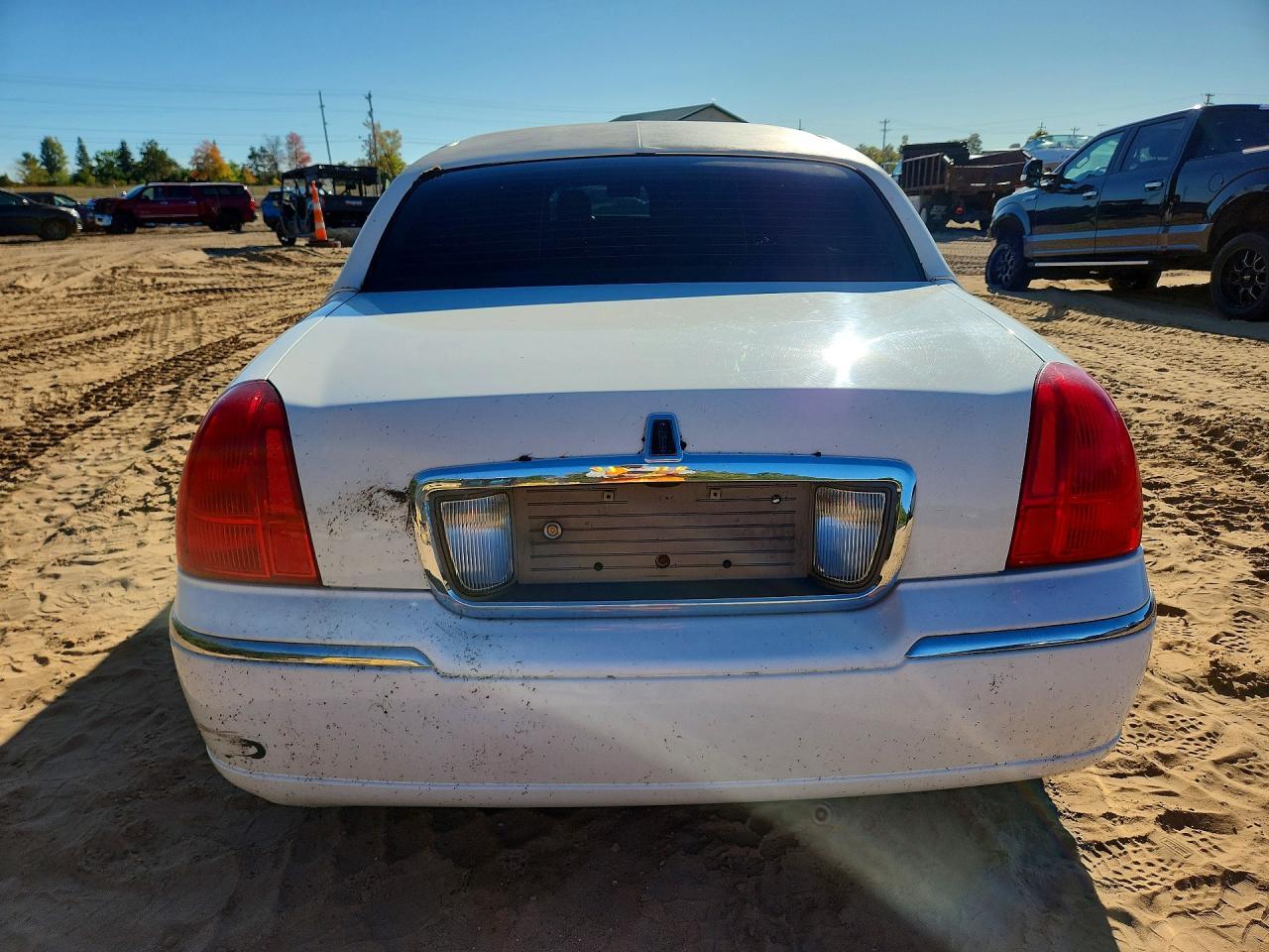 2008 LINCOLN TOWN CAR EXECUTIVE — Фото 6 из 13