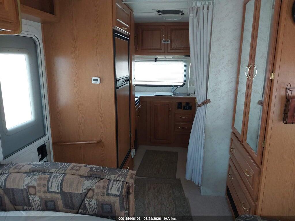 1FDWE35S32HB48019 2002 FORD E-350 CUTAWAY photo no. 6