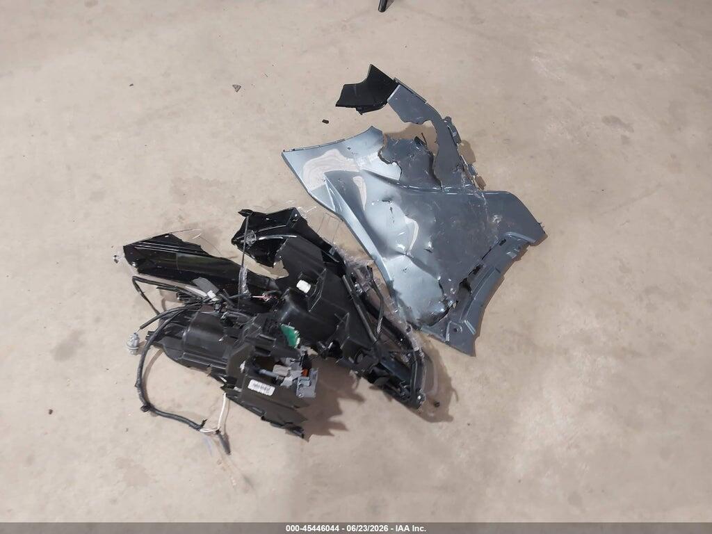 7MUCAAAG4RV102770 2024 TOYOTA COROLLA CROSS photo no. 12