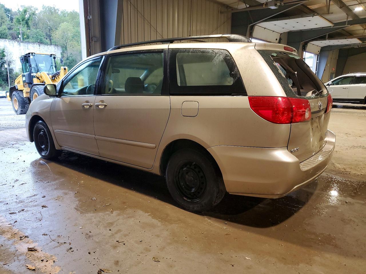 2009 TOYOTA SIENNA CE 7-PASSENGER — Фото 2 из 13