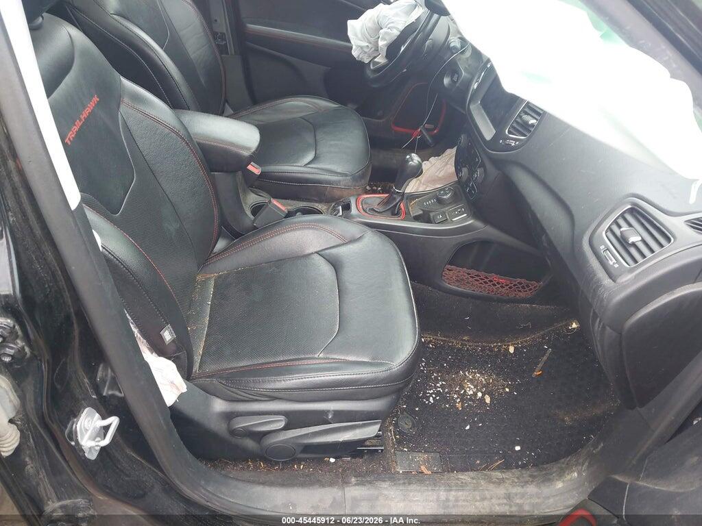 3C4NJDDB8KT828762 2019 JEEP COMPASS photo no. 5