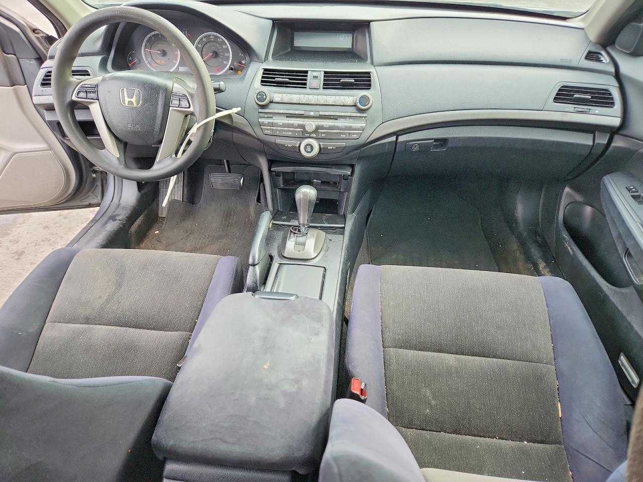2010 HONDA ACCORD LX — Фото 8 из 13