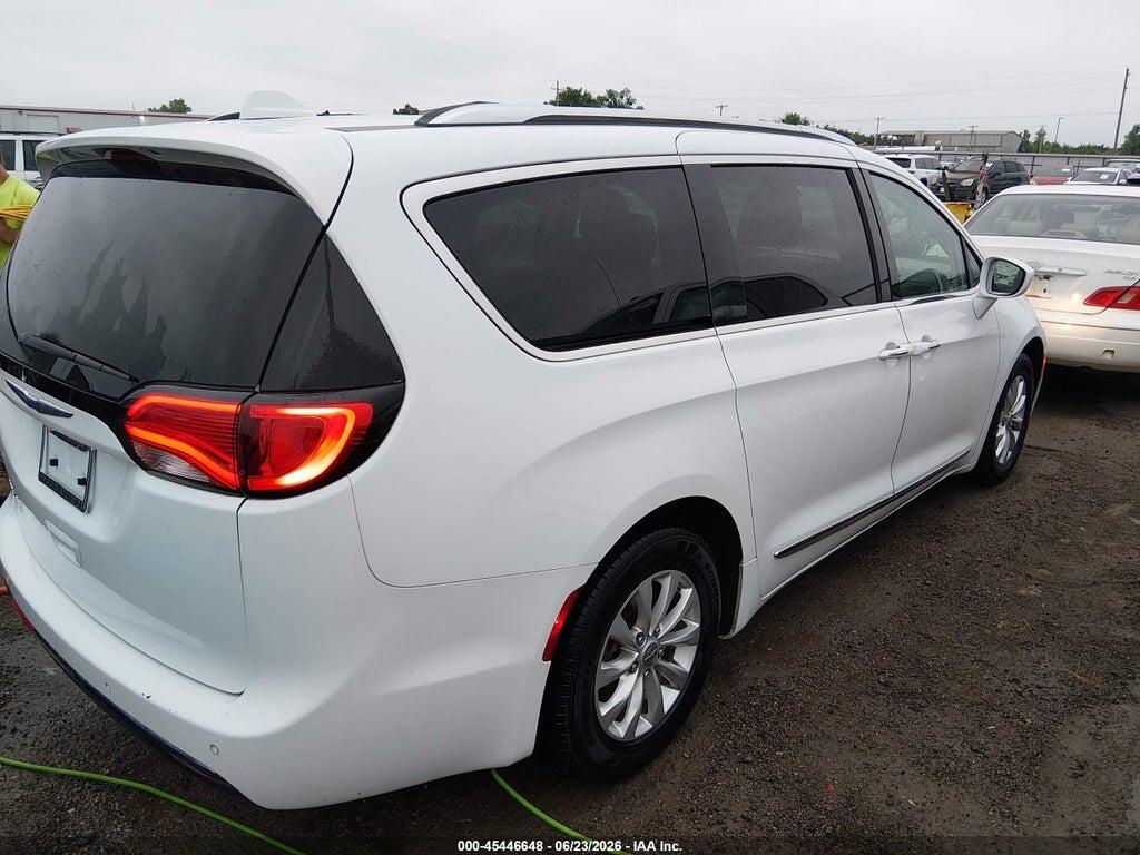 2C4RC1BG3KR626018 2019 CHRYSLER PACIFICA photo no. 4