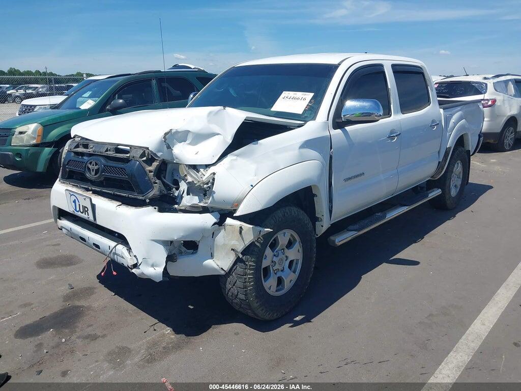5TFLU4ENXFX138917 2015 TOYOTA TACOMA photo no. 2