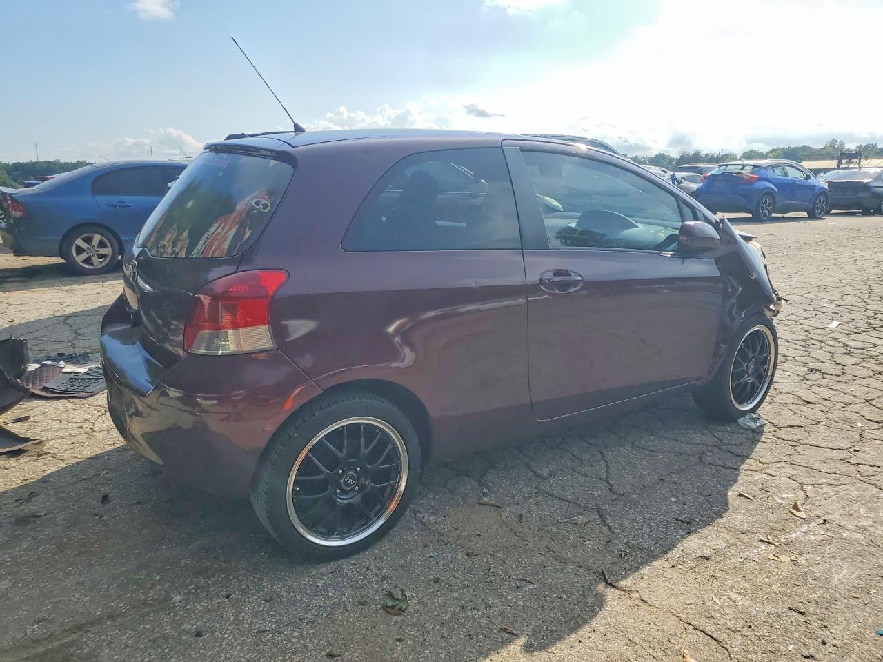 2010 TOYOTA YARIS BASE — Фото 3 из 12
