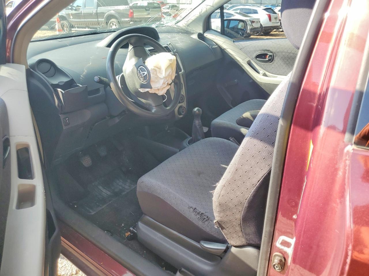 2010 TOYOTA YARIS BASE — Фото 8 из 12
