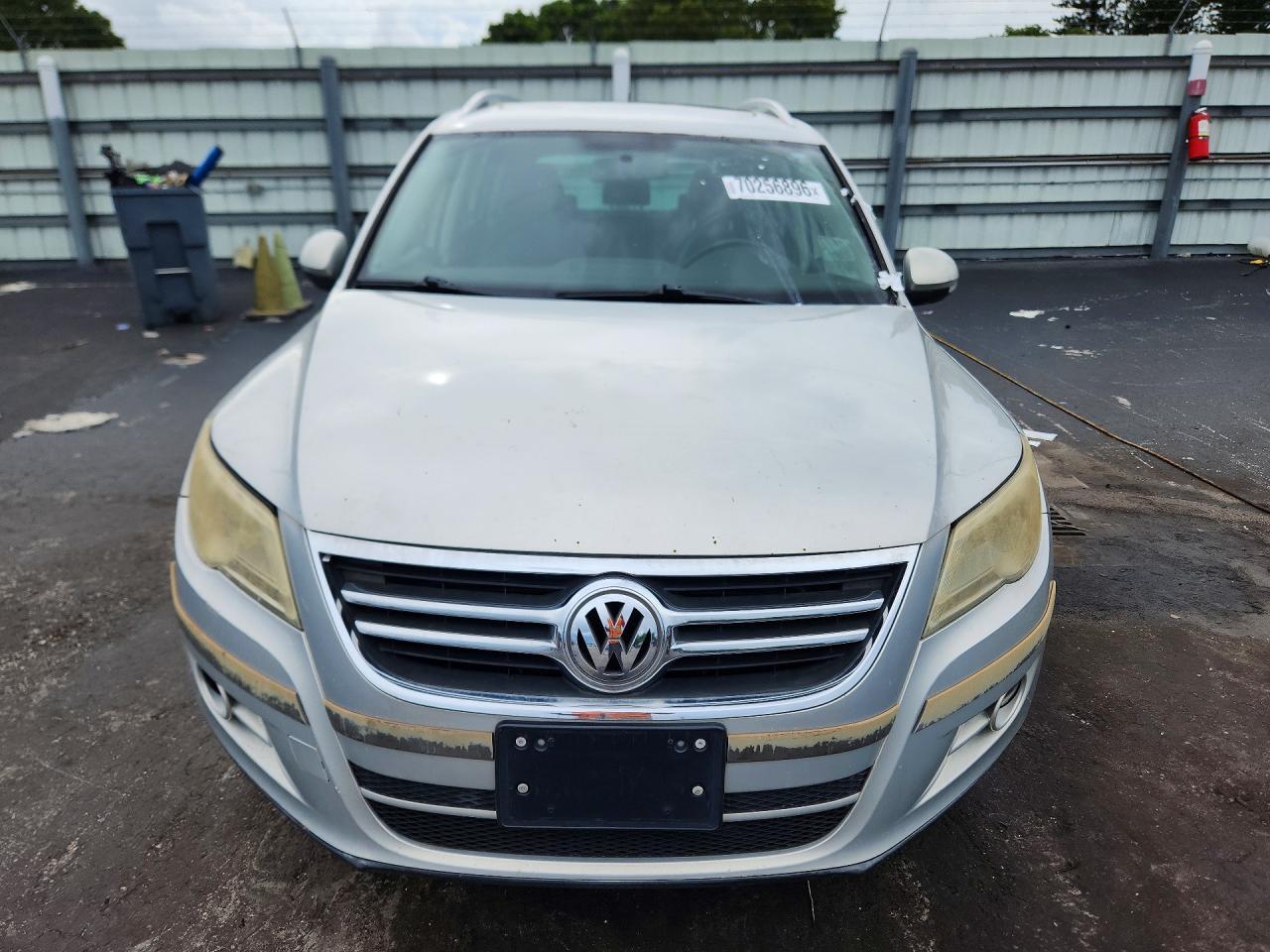 2010 VOLKSWAGEN TIGUAN SE — Фото 5 из 13
