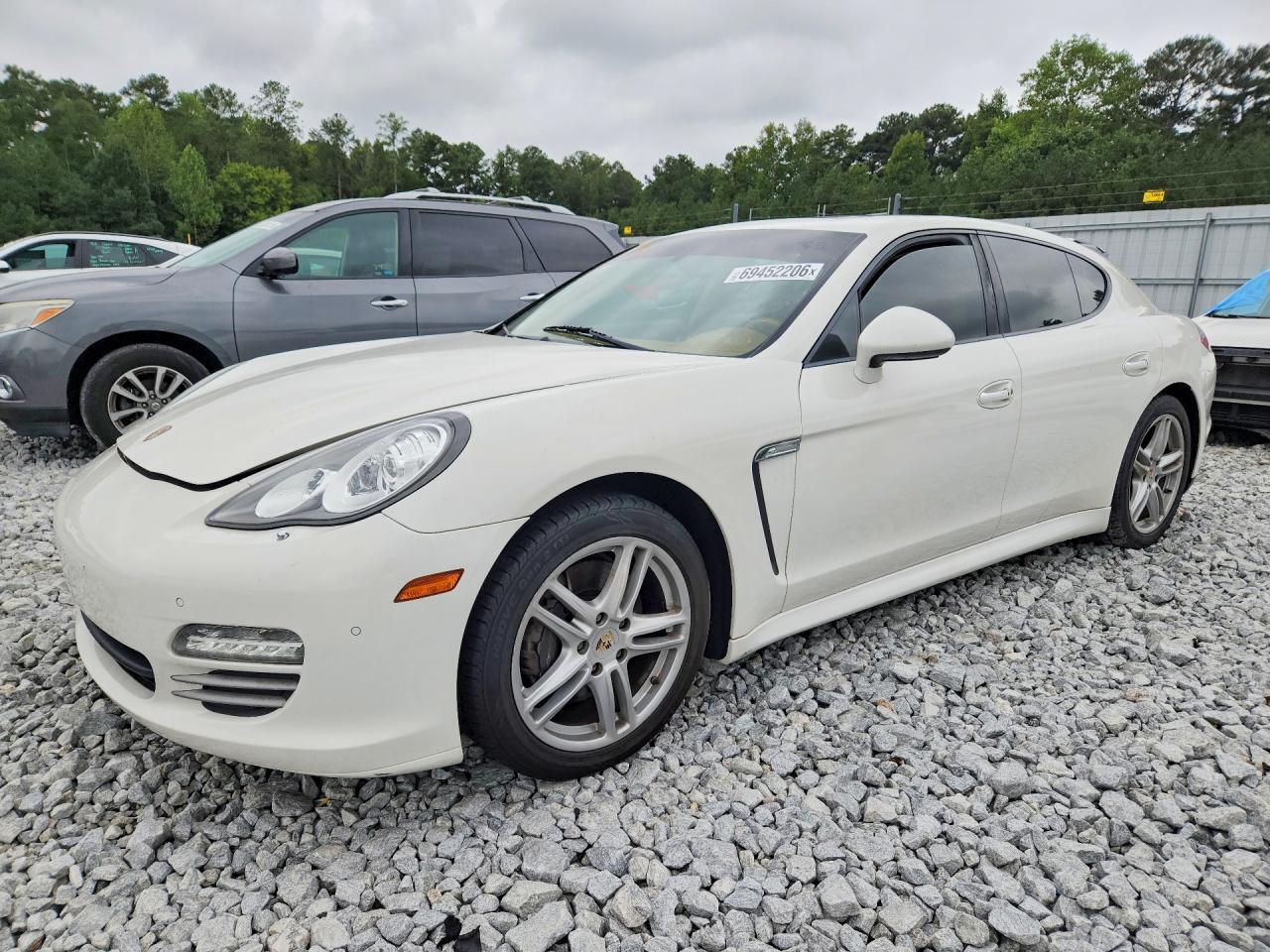 2011 PORSCHE PANAMERA 2