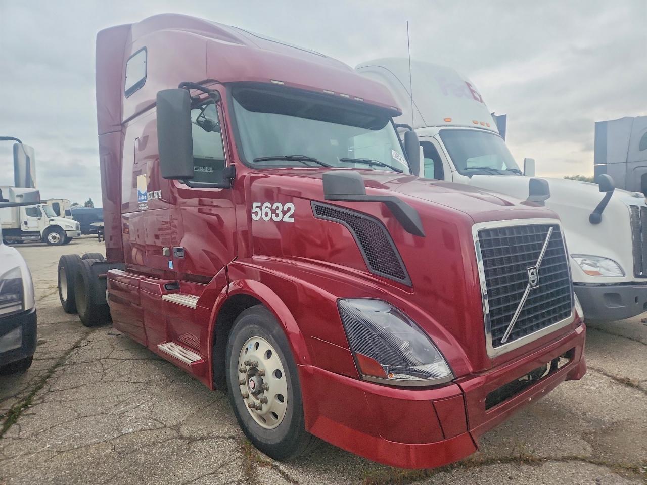 2012 VOLVO VNL SEMI TRUCK — Фото 4 из 14