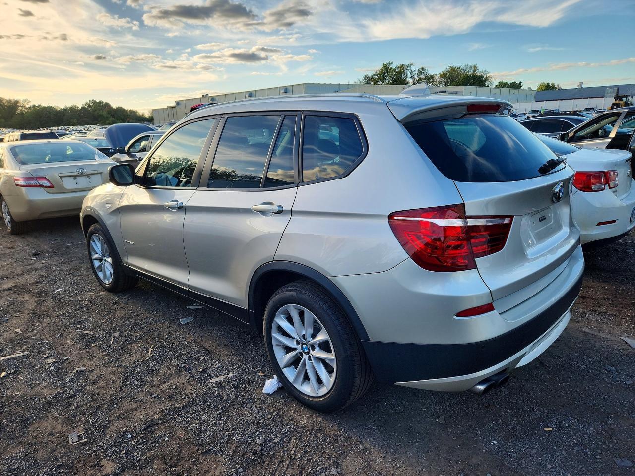 2013 BMW X3 XDRIVE28I — Фото 2 из 12