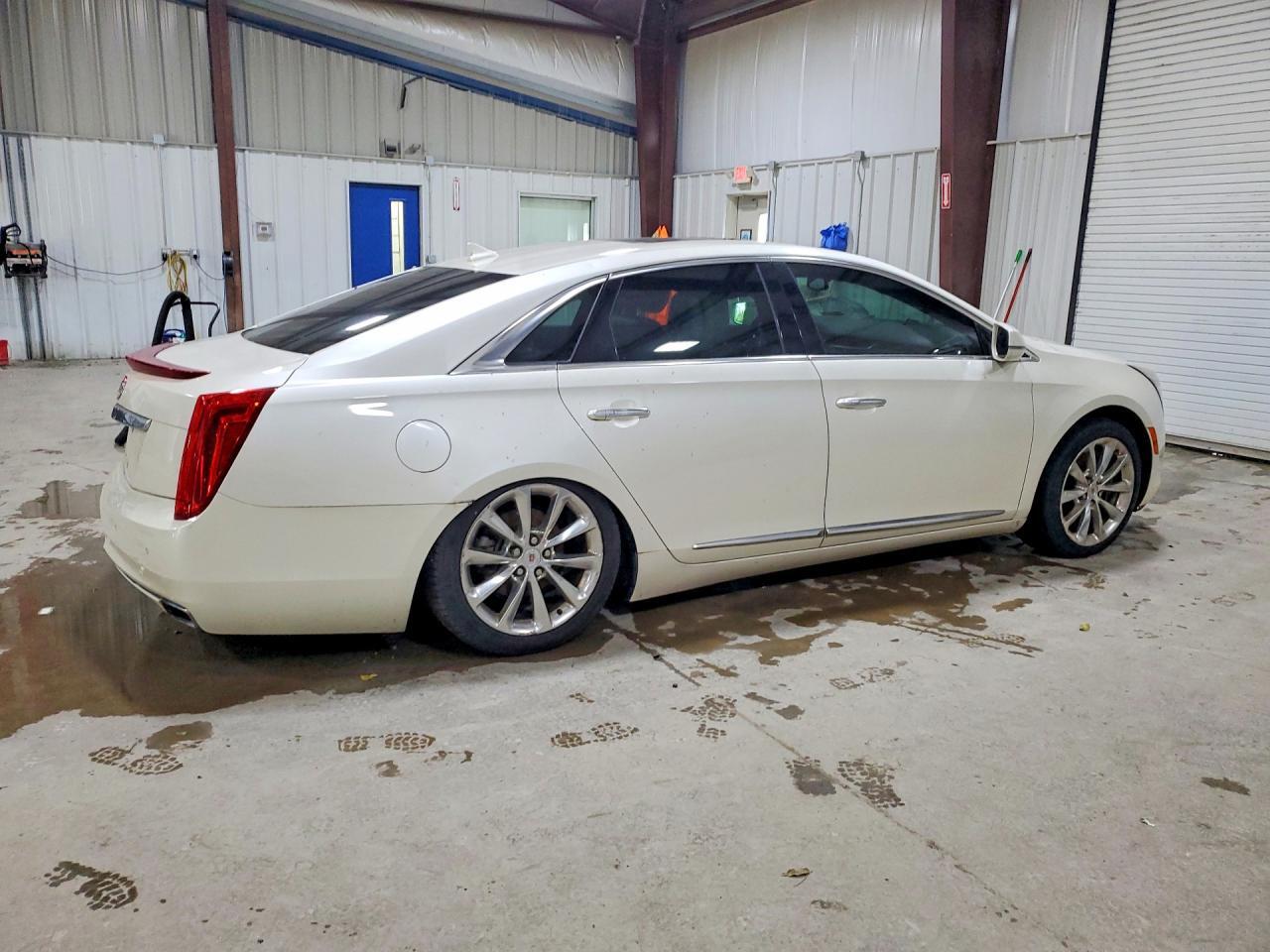 2013 CADILLAC XTS LUXURY COLLECTION — Фото 3 из 13