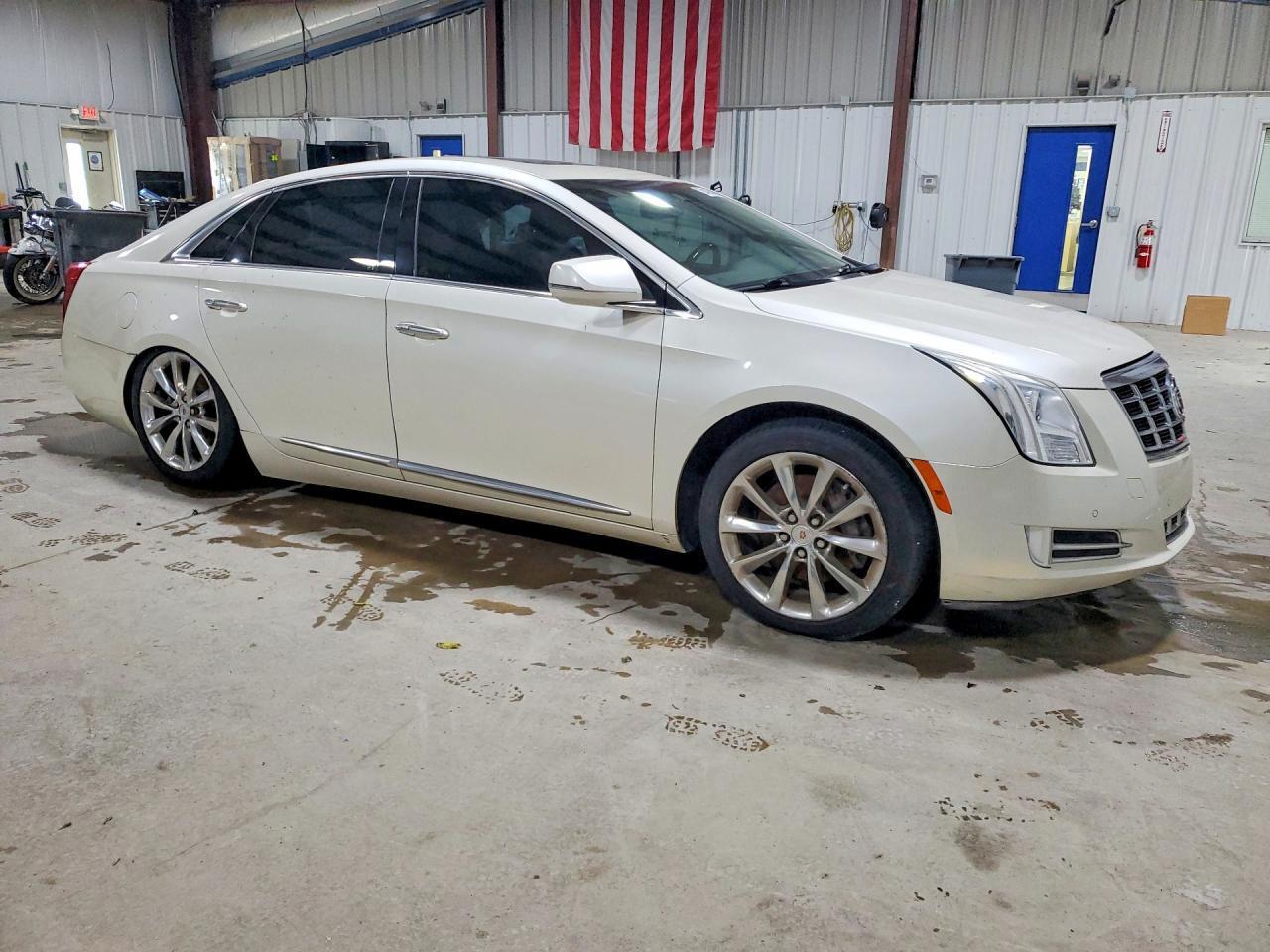 2013 CADILLAC XTS LUXURY COLLECTION — Фото 4 из 13