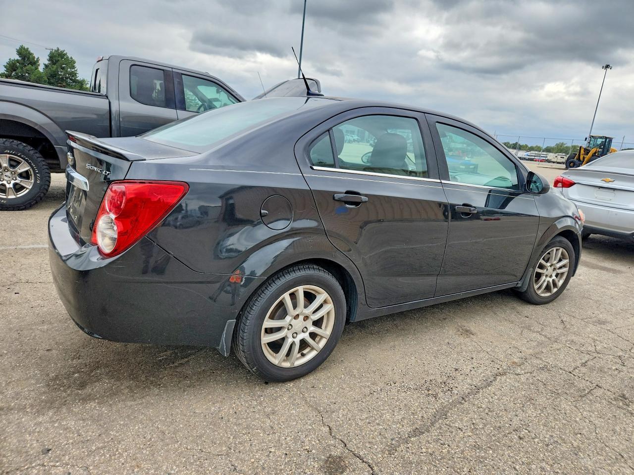 2013 CHEVROLET SONIC LT — Фото 3 из 12