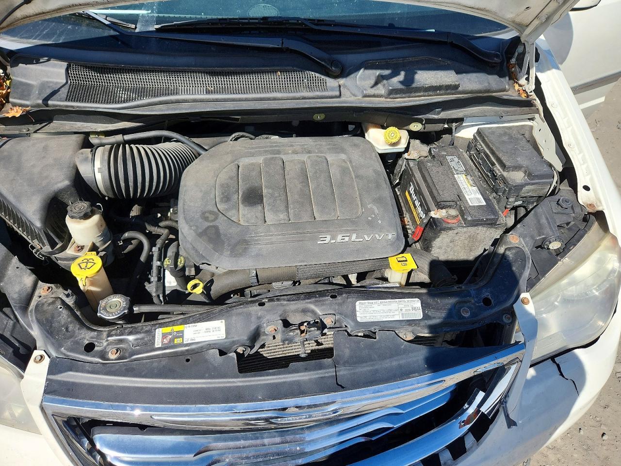 2013 CHRYSLER TOWN & COUNTRY TOURING — Фото 12 из 13