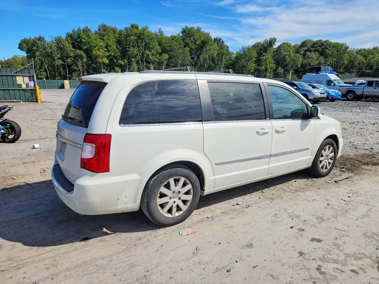 2013 CHRYSLER TOWN & COUNTRY TOURING — Фото 3 из 13