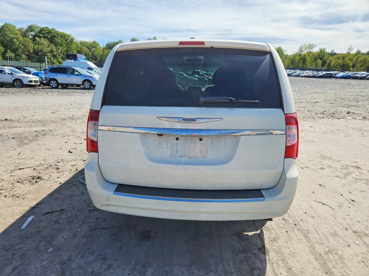 2013 CHRYSLER TOWN & COUNTRY TOURING — Фото 6 из 13