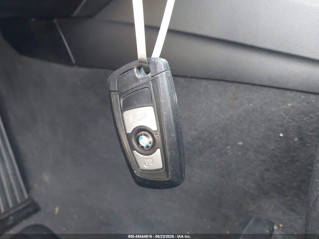 WBA3C3G57FNT51679 2015 BMW 320I photo no. 11