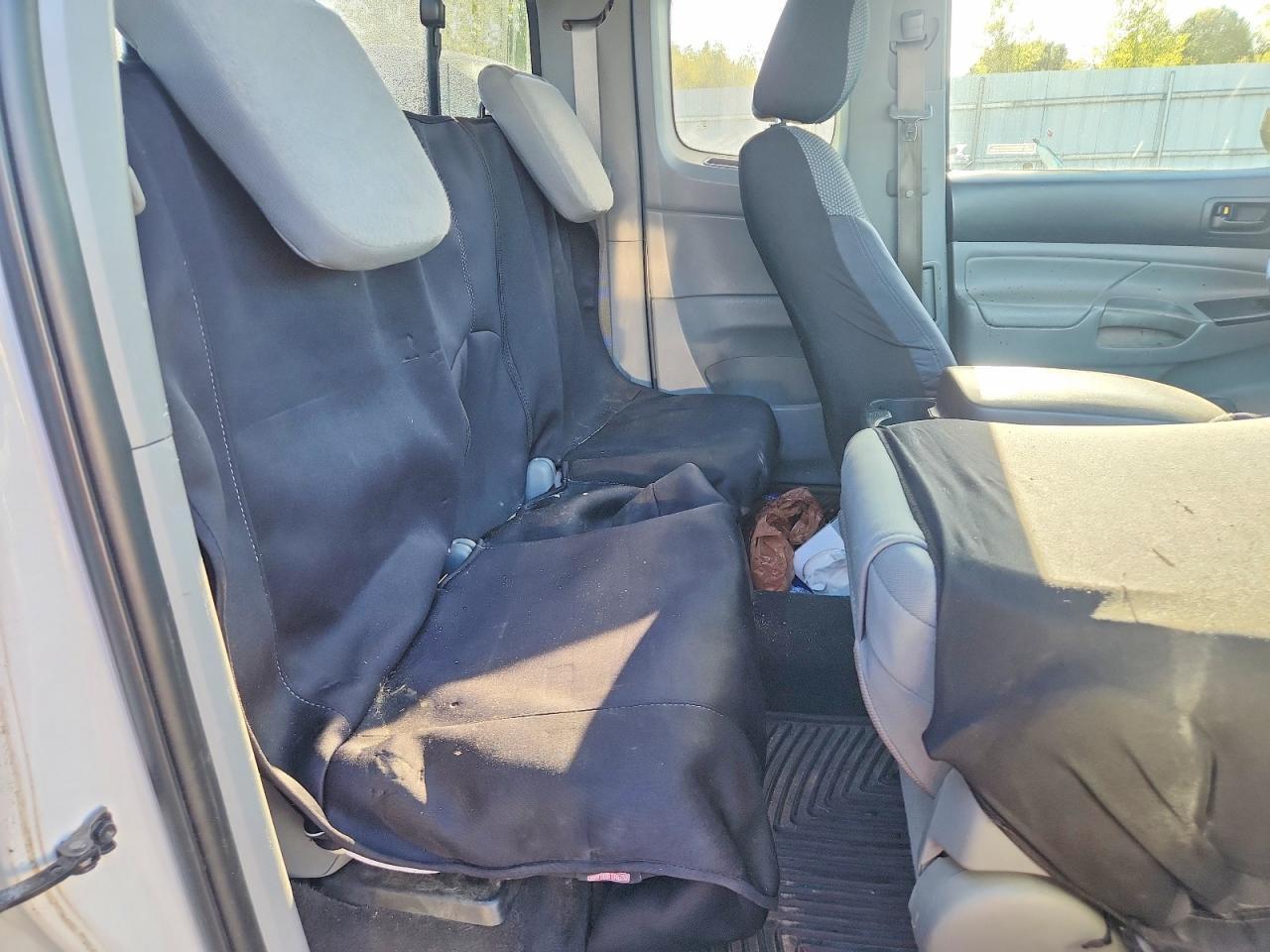 2013 TOYOTA TACOMA V6 — Фото 10 из 12