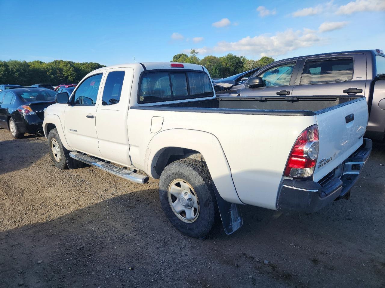 2013 TOYOTA TACOMA V6 — Фото 2 из 12