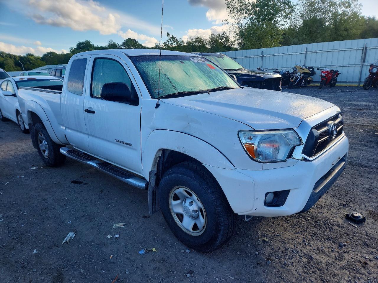 2013 TOYOTA TACOMA V6 — Фото 4 из 12