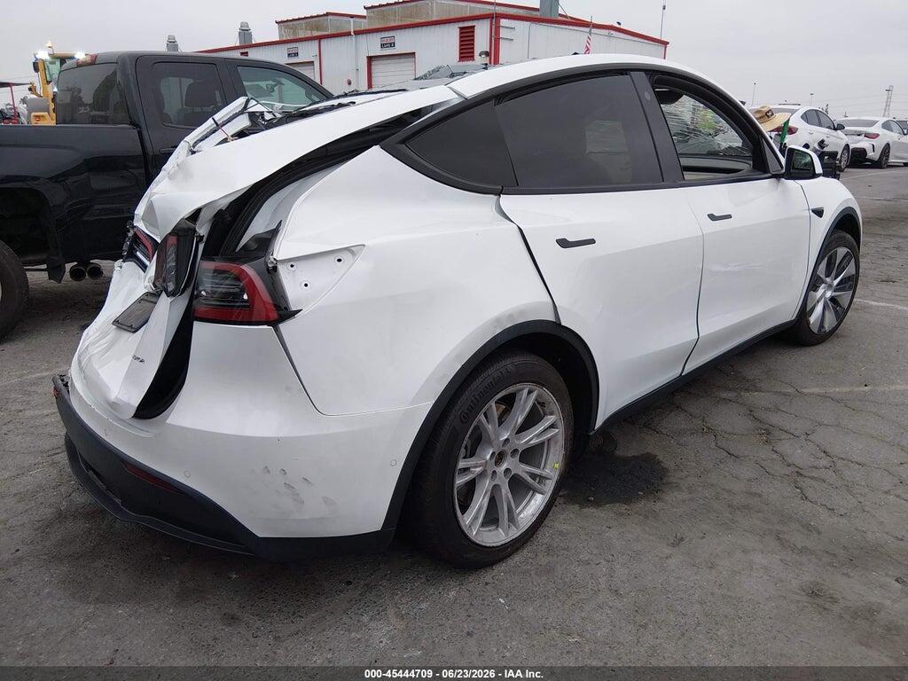 7SAYGDEE3NF346808 2022 TESLA MODEL Y photo no. 4
