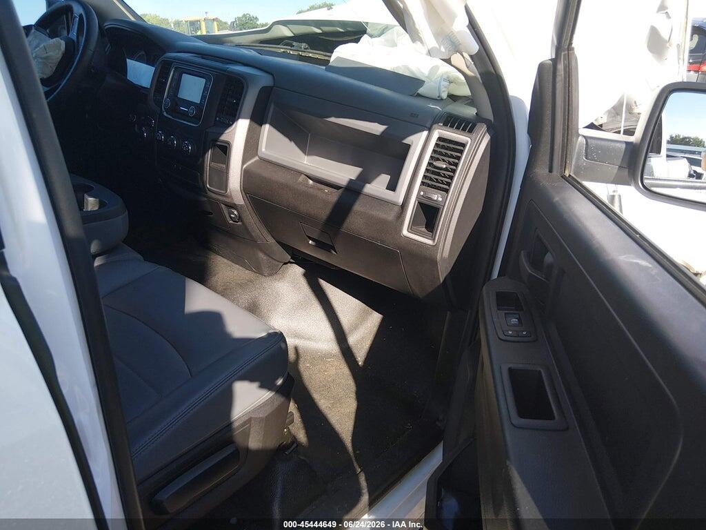 1C6RR6FT1KS686923 2019 RAM 1500 CLASSIC photo no. 5