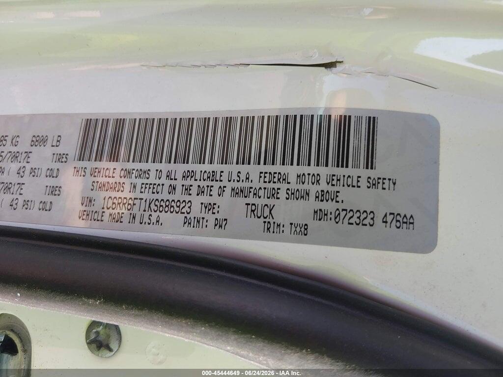 1C6RR6FT1KS686923 2019 RAM 1500 CLASSIC photo no. 9