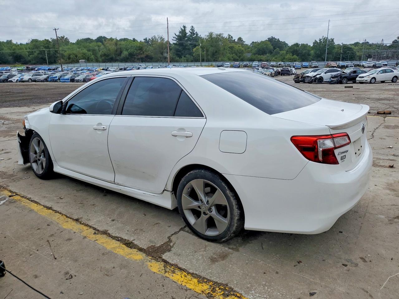 2014 TOYOTA CAMRY SE V6 — Фото 2 из 12