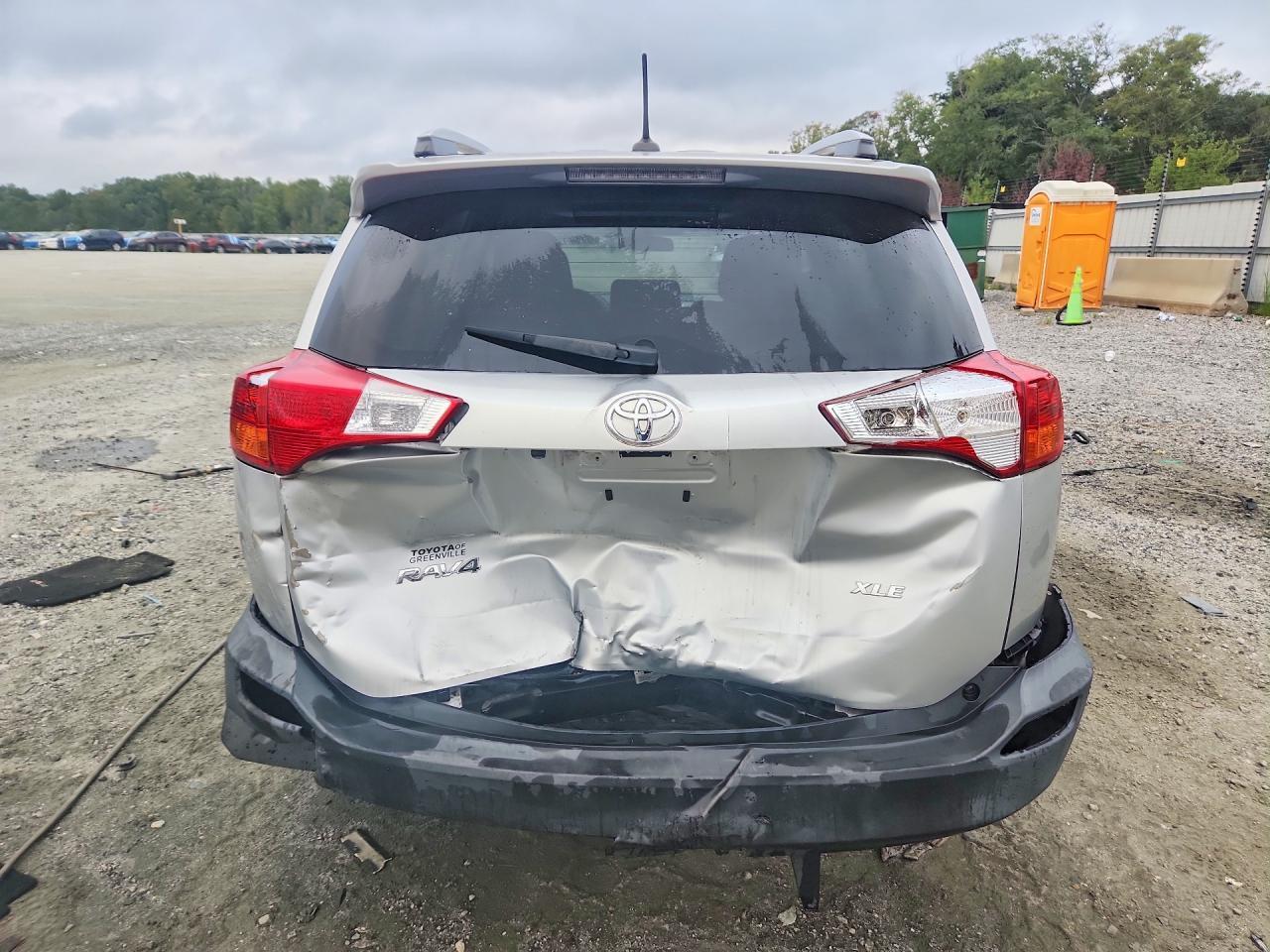 2014 TOYOTA RAV4 XLE — Фото 6 из 12