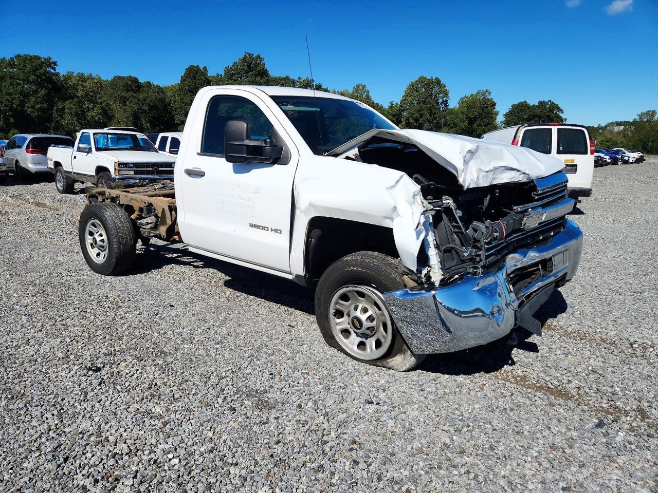 2015 CHEVROLET SILVERADO C3500 — Фото 4 из 12