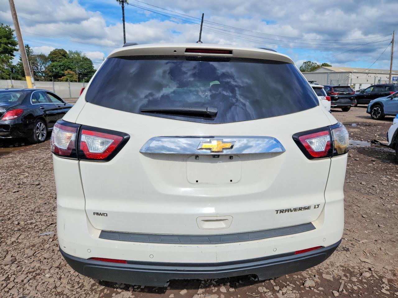 2015 CHEVROLET TRAVERSE LT — Фото 6 из 13