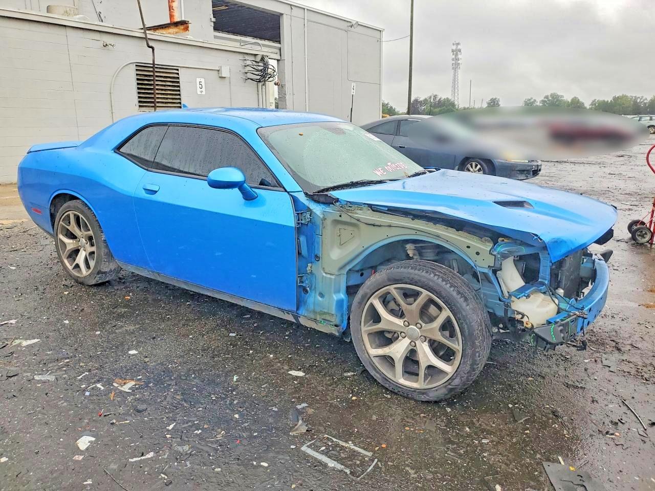 2015 DODGE CHALLENGER SXT PLUS — Фото 4 из 12